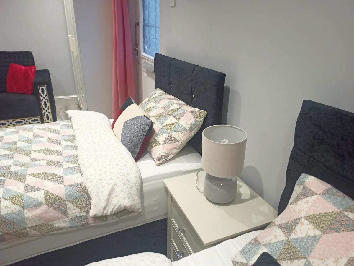 Homey Studio In Newport Perfect For Couples & Travelers Exteriör bild