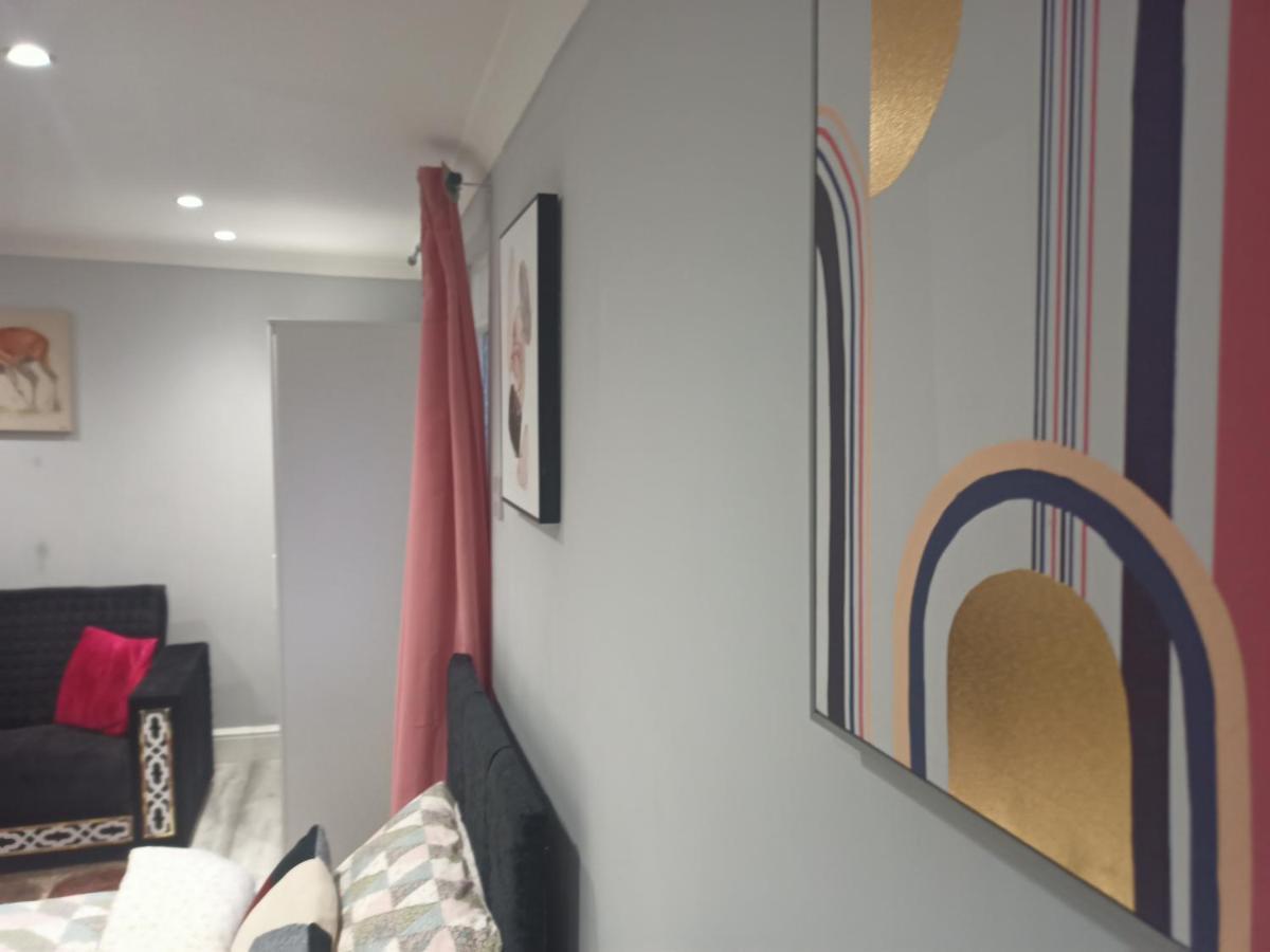 Homey Studio In Newport Perfect For Couples & Travelers Exteriör bild