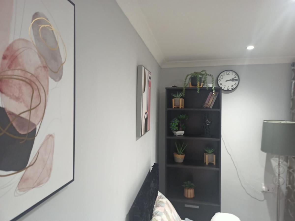 Homey Studio In Newport Perfect For Couples & Travelers Exteriör bild