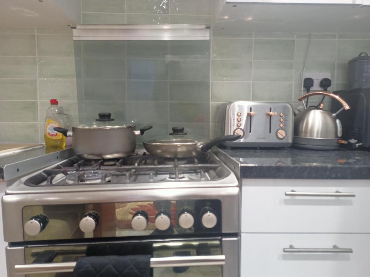 Homey Studio In Newport Perfect For Couples & Travelers Exteriör bild