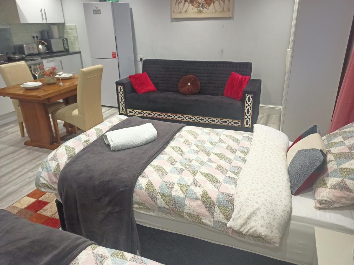 Homey Studio In Newport Perfect For Couples & Travelers Exteriör bild
