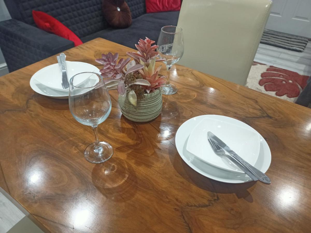 Homey Studio In Newport Perfect For Couples & Travelers Exteriör bild