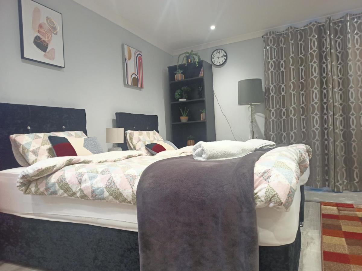 Homey Studio In Newport Perfect For Couples & Travelers Exteriör bild