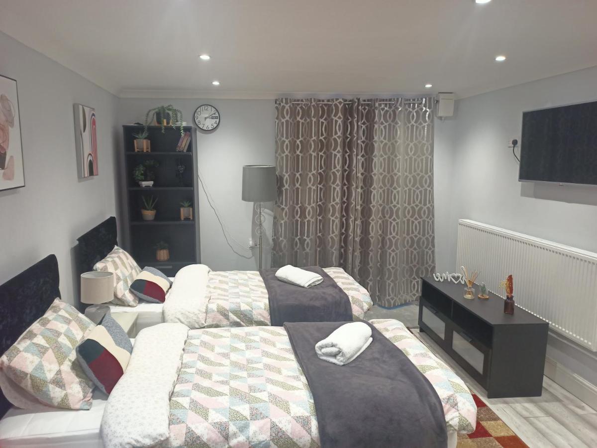 Homey Studio In Newport Perfect For Couples & Travelers Exteriör bild