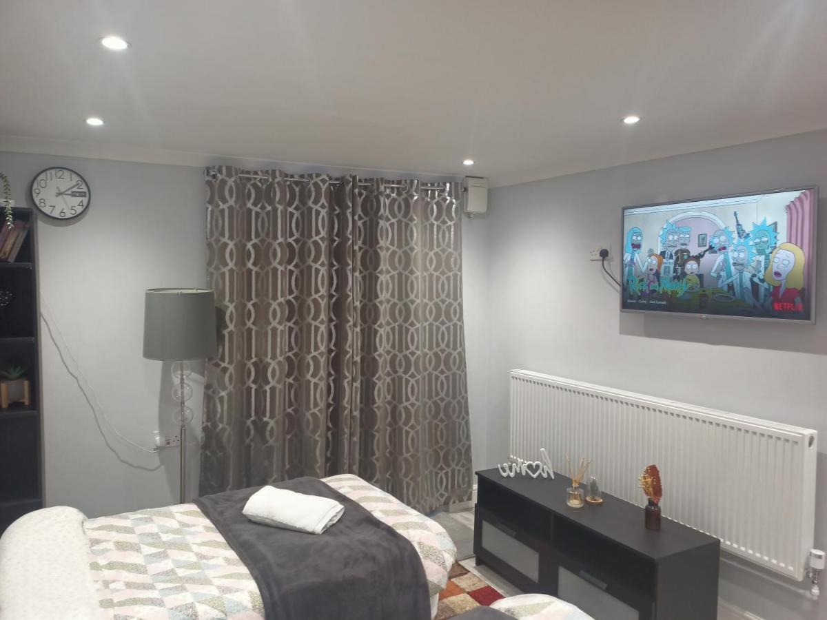 Homey Studio In Newport Perfect For Couples & Travelers Exteriör bild