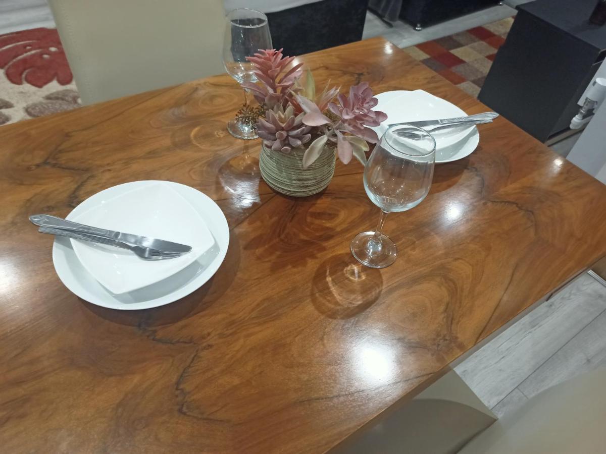 Homey Studio In Newport Perfect For Couples & Travelers Exteriör bild